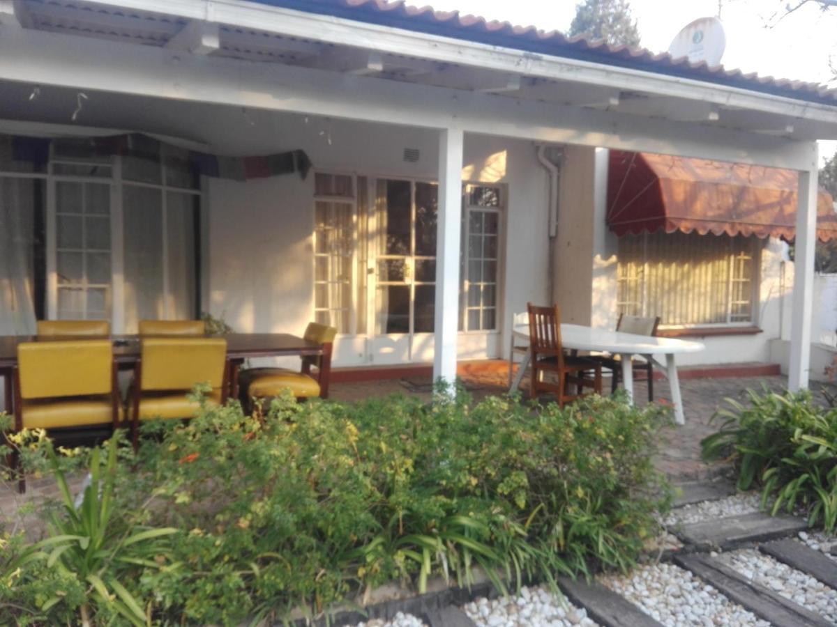 Fourways Guest Lodge Johannesburg Bagian luar foto