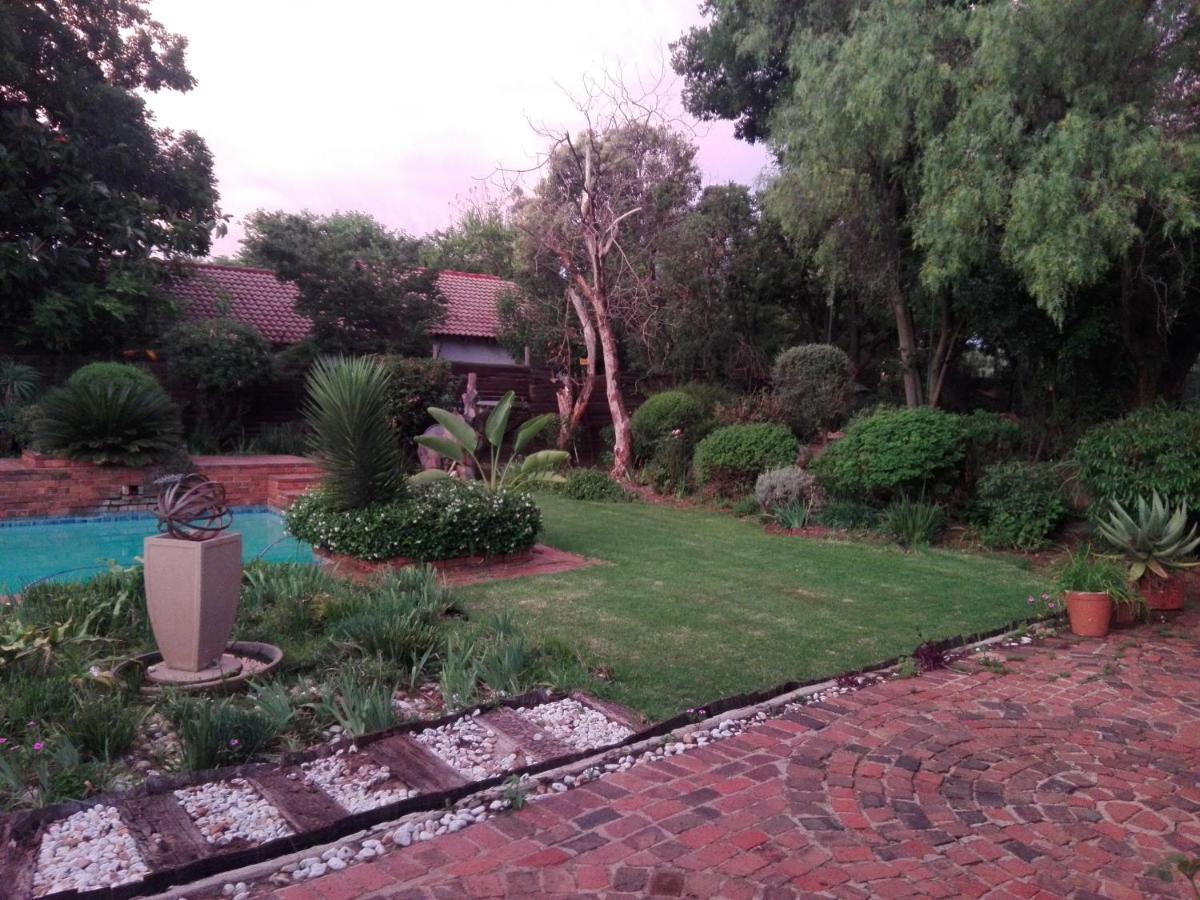 Fourways Guest Lodge Johannesburg Bagian luar foto